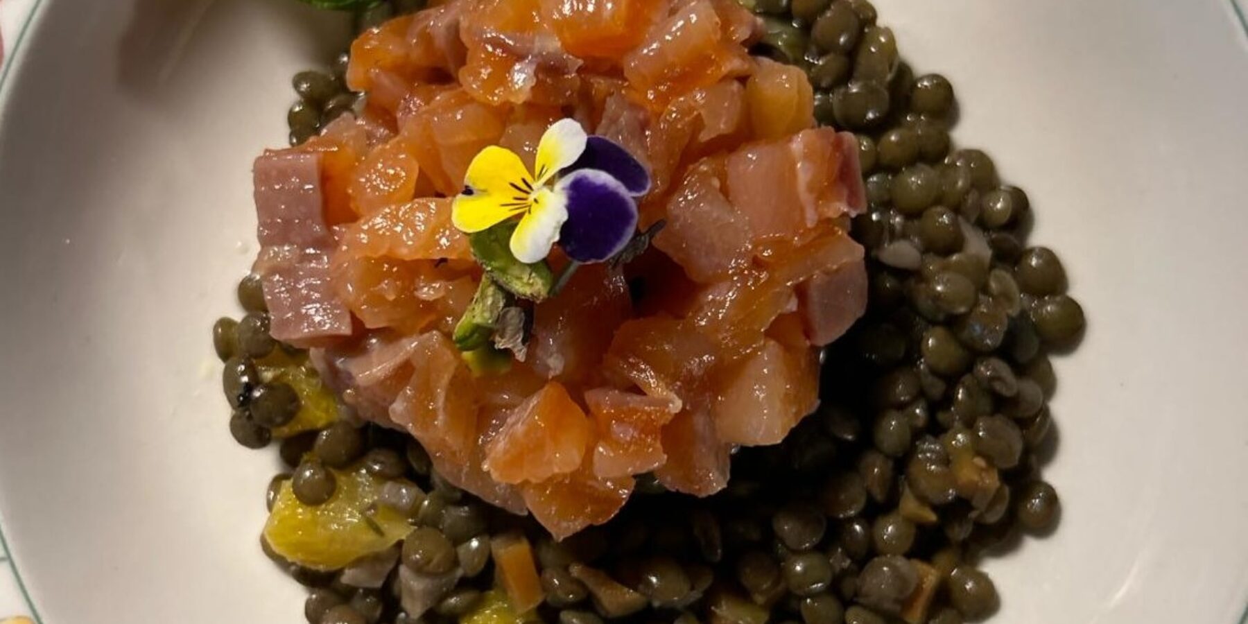 Gravlax et lentilles à la Maison du Chevalier des Huttes à Vic sur Cère