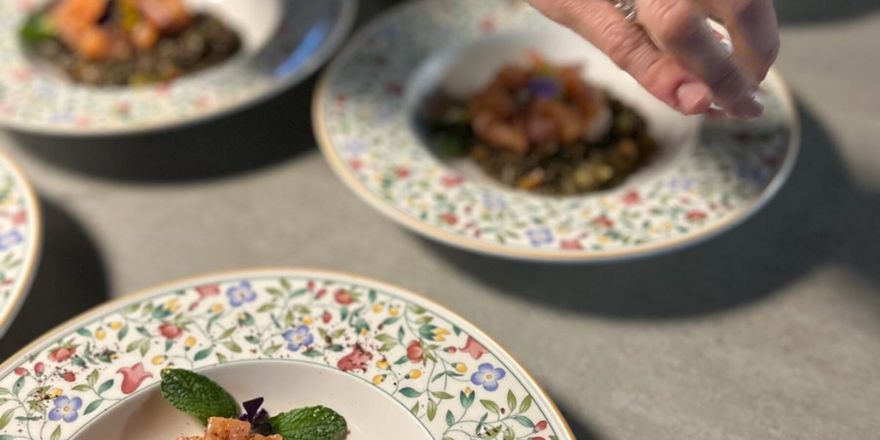 Zoom sur le gravlax du Ganel - lentilles à la Maison du Chevalier des Huttes à Vic sur Cère (Auvergne Rhone Alpes, Cantal, France)